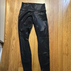 Lululemon Athletica Shimmer Black Leggings